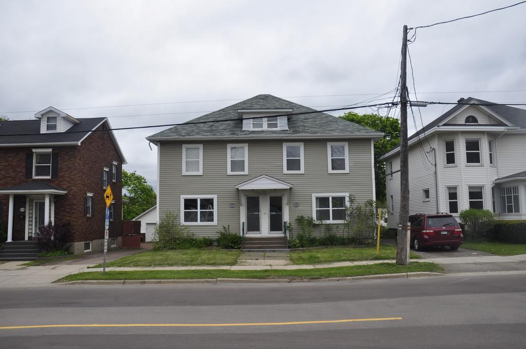 Moncton Suites - Apartments Across Georges Dumont Exterior foto